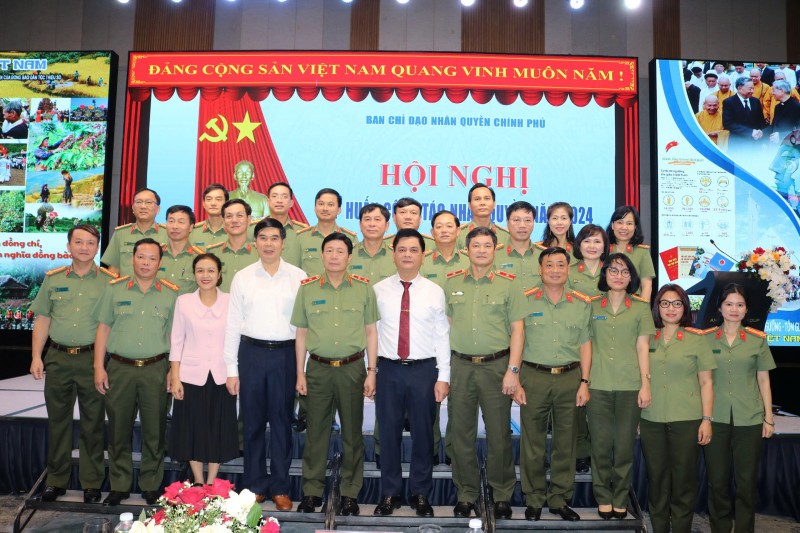 Gắn kết chặt chẽ công tác nhân quyền từ Trung ương đến địa phương Gắn kết chặt chẽ công tác nhân quyền từ Trung ương đến địa phương