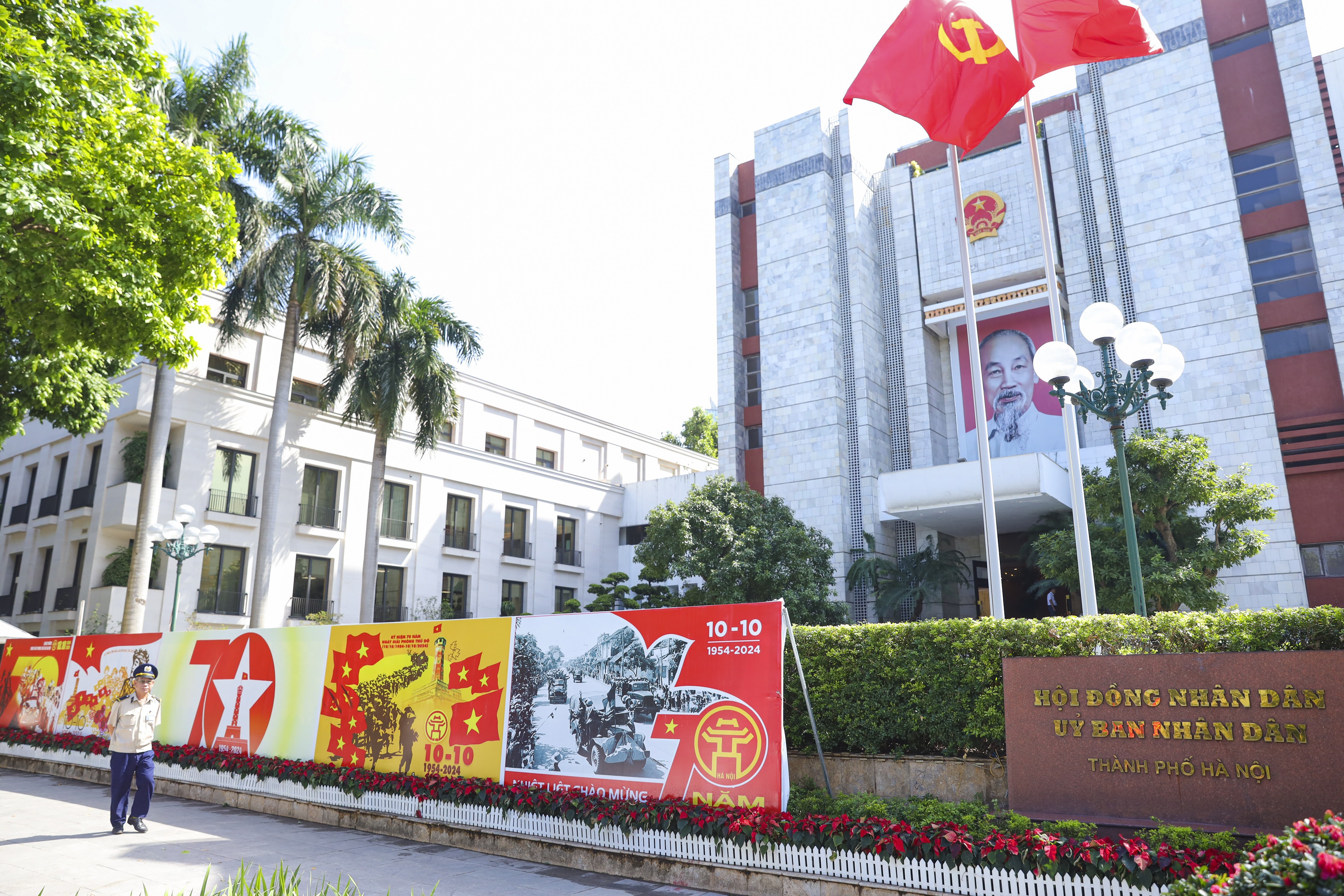 Hà Nội rực rỡ sắc cờ chào mừng 70 năm Ngày Giải phóng Thủ đô Hà Nội rực rỡ sắc cờ chào mừng 70 năm Ngày Giải phóng Thủ đô