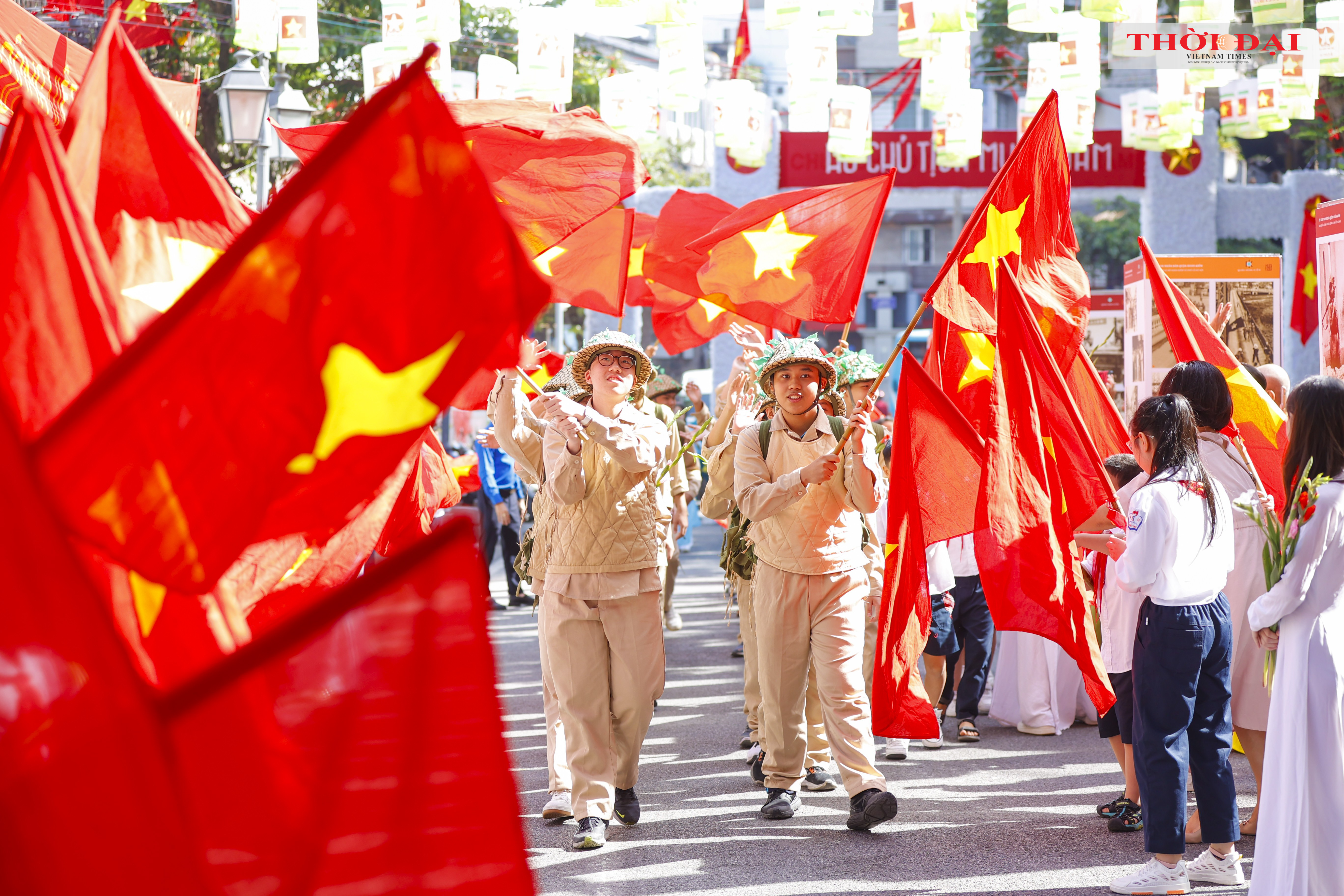 Hà Nội rực rỡ sắc cờ chào mừng 70 năm Ngày Giải phóng Thủ đô Hà Nội rực rỡ sắc cờ chào mừng 70 năm Ngày Giải phóng Thủ đô
