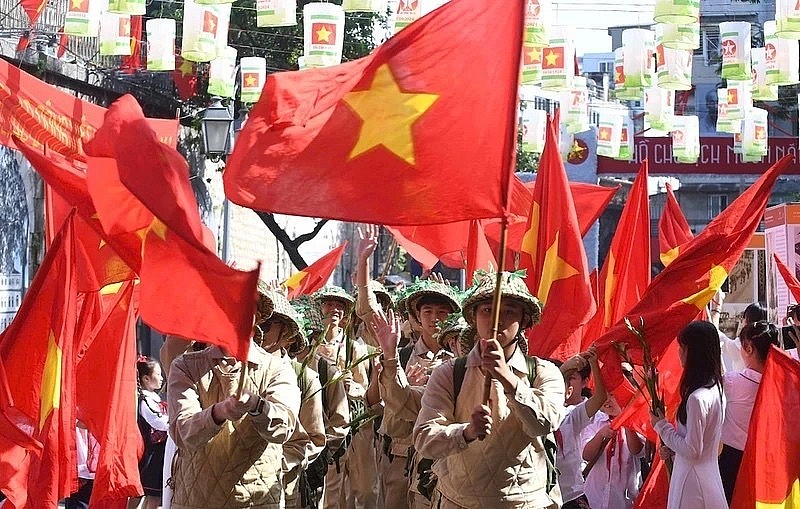 Recreating the image of the victorious army returning home. Recreating the image of the victorious army returning home.