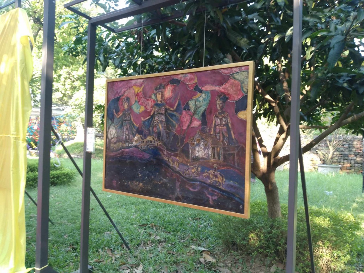 Admiring Hanoi's 'Sacred Marks' Through Lacquer Art of Young Artist Admiring Hanoi's 'Sacred Marks' Through Lacquer Art of Young Artist