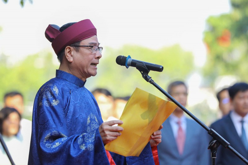 "Trùng trùng quân đi như sóng" "Trùng trùng quân đi như sóng"