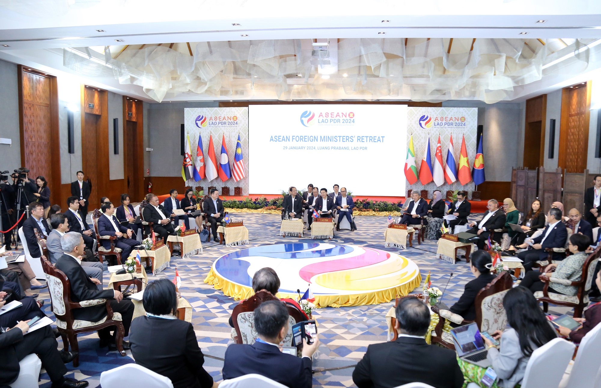 Hội nghị hẹp Bộ trưởng Ngoại giao ASEAN diễn ra tại cố đô Luang Prabang, Lào, tháng 1/2024. (Ảnh: VGP) Hội nghị hẹp Bộ trưởng Ngoại giao ASEAN diễn ra tại cố đô Luang Prabang, Lào, tháng 1/2024. (Ảnh: VGP)