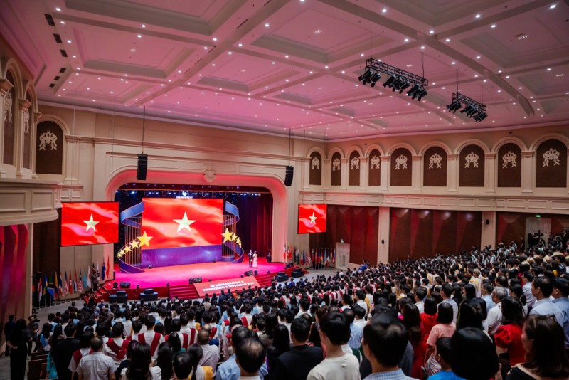Khoảnh khắc ghi dấu ấn mới trong hành trình thần tốc của đại học tinh hoa VinUni Khoảnh khắc ghi dấu ấn mới trong hành trình thần tốc của đại học tinh hoa VinUni