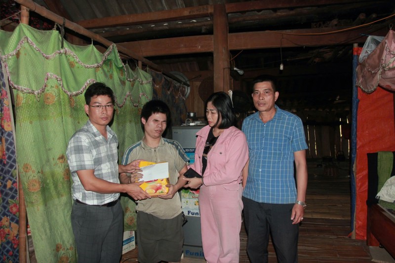 Khởi công cầu vượt lũ cho đồng bào dân tộc Thái ở huyện biên giới Tây Nghệ An Khởi công cầu vượt lũ cho đồng bào dân tộc Thái ở huyện biên giới Tây Nghệ An