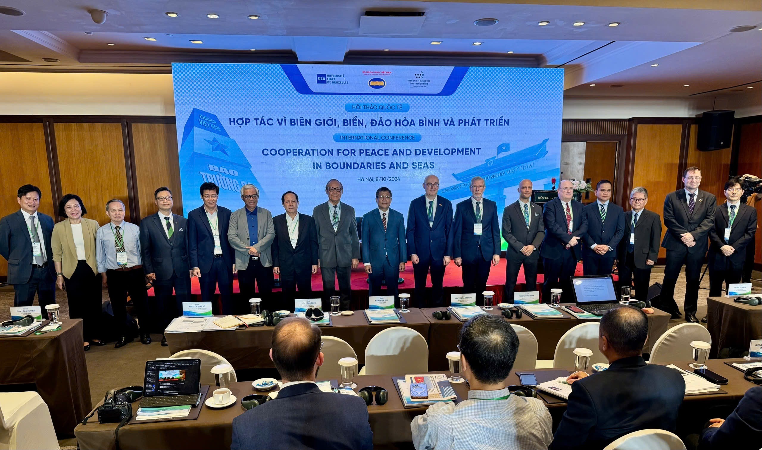 Học giả quốc tế chia sẻ kinh nghiệm hợp tác, quản lý biên giới trên đất liền và trên biển Học giả quốc tế chia sẻ kinh nghiệm hợp tác, quản lý biên giới trên đất liền và trên biển