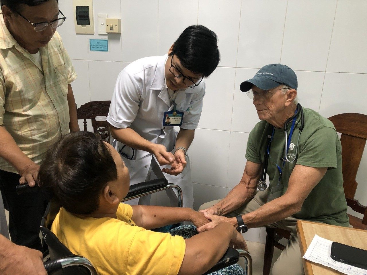 Tổ chức Medical Outreach of America khám chữa bệnh cho người khuyết tật và nạn nhân chất độc da cam tại Quảng Nam Tổ chức MOA khám chữa bệnh cho người khuyết tật và nạn nhân chất độc da cam tại Quảng Nam