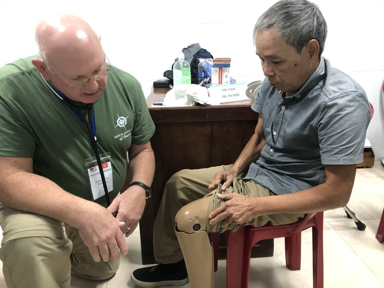 Tổ chức Medical Outreach of America khám chữa bệnh cho người khuyết tật và nạn nhân chất độc da cam tại Quảng Nam Tổ chức MOA khám chữa bệnh cho người khuyết tật và nạn nhân chất độc da cam tại Quảng Nam