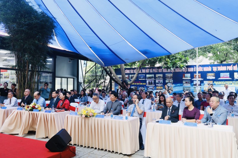 Kiều bào xây dựng ý kiến về Đề án chính sách về kiều hối hoàn toàn mới của TP.HCM Kiều bào xây dựng ý kiến về Đề án chính sách về kiều hối hoàn toàn mới của TP.HCM