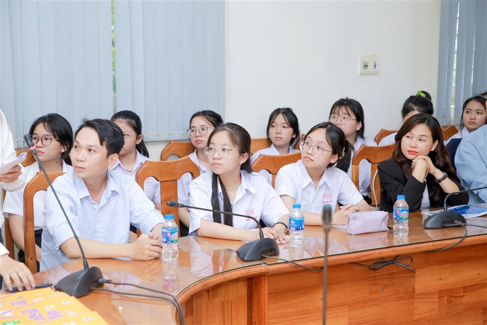 Đồng Nai thí điểm dạy tiếng Hàn trong trường trung học phổ thông Đồng Nai thí điểm dạy tiếng Hàn trong trường trung học phổ thông