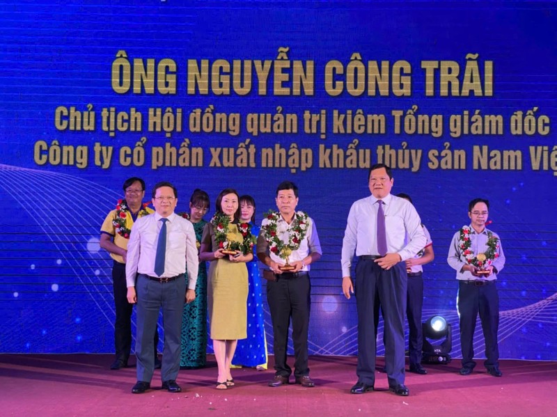 Cà Mau tập trung triển khai nhiều dự án mang tính chiến lược dài hạn để thu hút đầu tư Cà Mau tập trung triển khai nhiều dự án mang tính chiến lược dài hạn để thu hút đầu tư