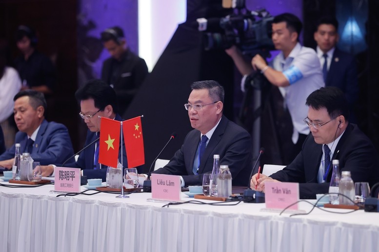 Các doanh nghiệp chia sẻ tại Toạ đàm. (Ảnh: Báo Chính phủ) Các doanh nghiệp chia sẻ tại Toạ đàm. (Ảnh: Báo Chính phủ)