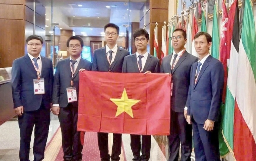 The Vietnamese students claim two golds, one silver and one bronze at the 36th International Olympiad in Informatics hosted by Egypt from September 1-6. The Vietnamese students claim two golds, one silver and one bronze at the 36th International Olympiad in Informatics hosted by Egypt from September 1-6.