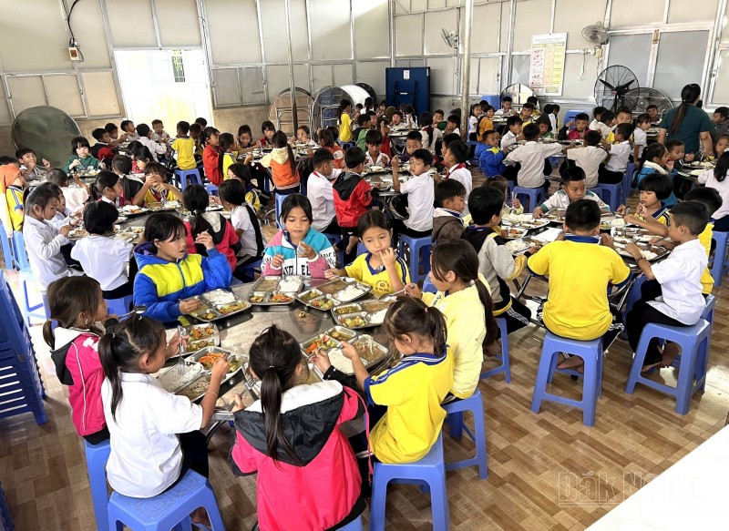 Học sinh Trung học phổ thông ở Đắk Nông được hỗ trợ tiền ăn, ở Học sinh Trung học phổ thông ở Đắk Nông được hỗ trợ tiền ăn, ở