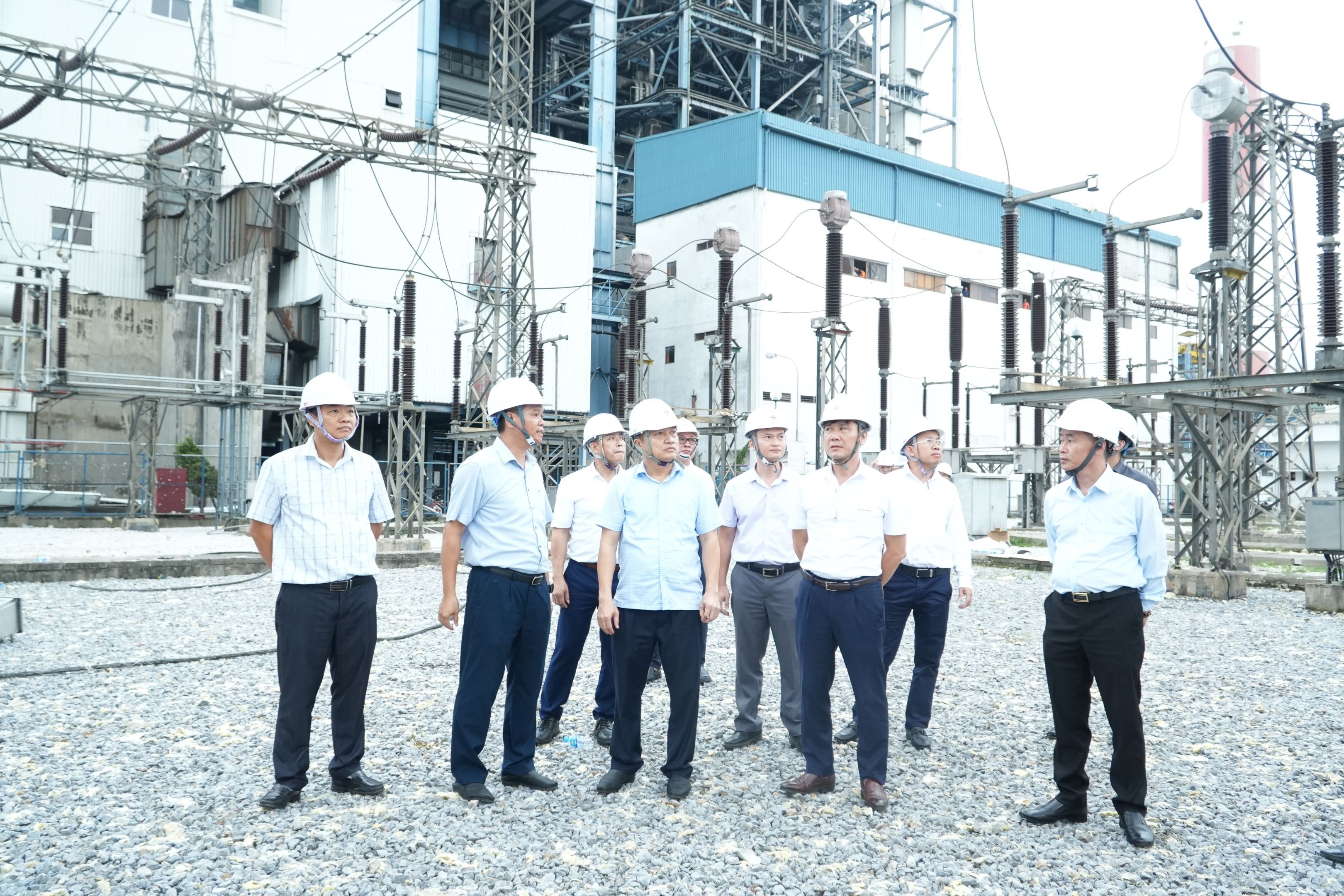 Lãnh đạo EVNGENCO1 kiểm tra, chỉ đạo công tác khắc phục hậu quả cơn bão số 3 tại Công ty Nhiệt điện Uông Bí. Lãnh đạo EVNGENCO1 kiểm tra, chỉ đạo công tác khắc phục hậu quả cơn bão số 3 tại Công ty Nhiệt điện Uông Bí.