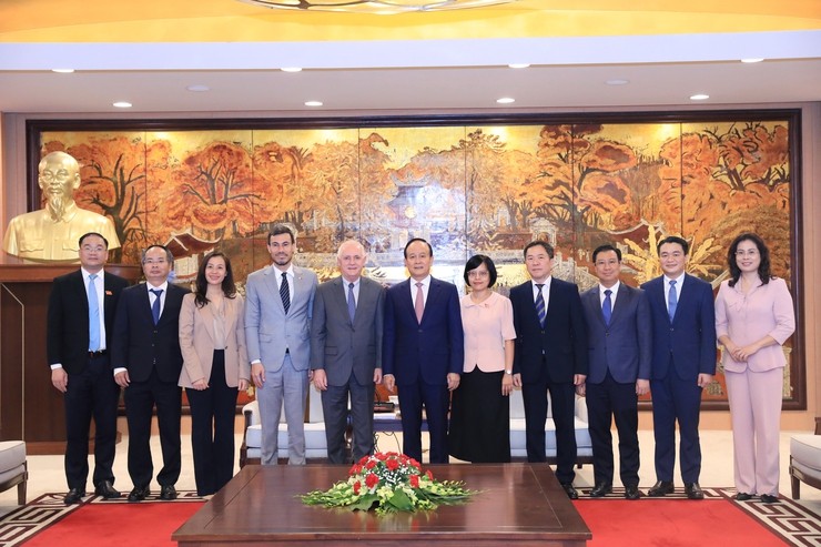 Các đại biểu dự buổi tiếp (Ảnh: T.L). Các đại biểu dự buổi tiếp (Ảnh: T.L).