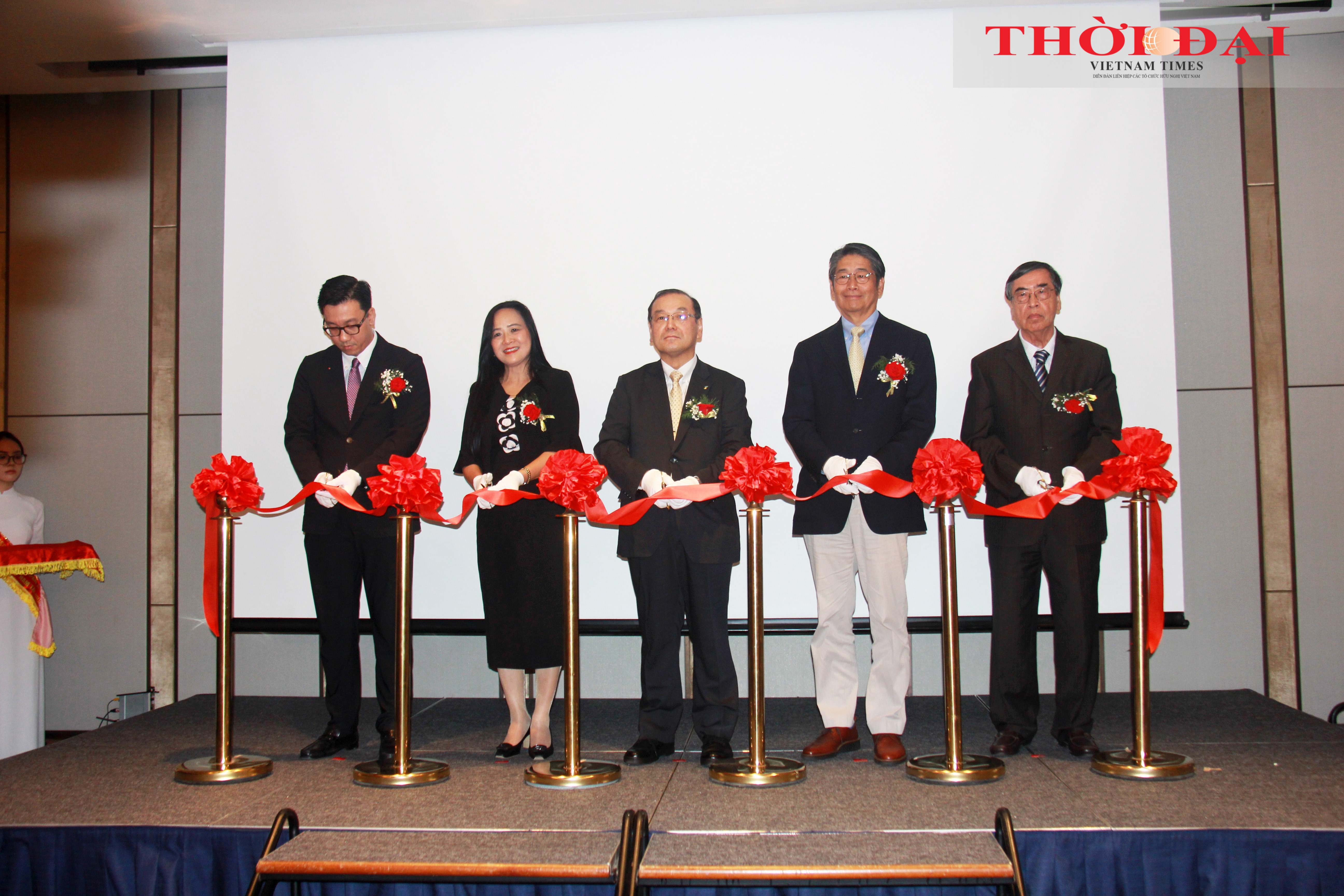 Các đại biểu cắt băng khai mạc Hội thảo Du học Nhật Bản 2024. (Ảnh: Thành Luân) Các đại biểu cắt băng khai mạc Hội thảo Du học Nhật Bản 2024. (Ảnh: Thành Luân)