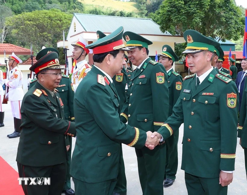 Việt-Lào hợp tác xây dựng biên giới hòa bình, hữu nghị, hợp tác, phát triển Việt-Lào hợp tác xây dựng biên giới hòa bình, hữu nghị, hợp tác, phát triển