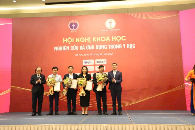 Hội thảo khoa học “Nghiên cứu và ứng dụng trong y học” Hội thảo khoa học “Nghiên cứu và ứng dụng trong y học”