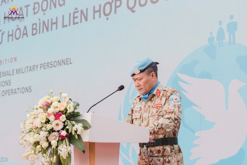 Phát biểu khai mạc triển lãm, Phó Cục trưởng Cục Gìn giữ hòa bình Việt Nam, Đại tá Mạc Đức Trọng, cho biết, Phát biểu khai mạc triển lãm, Phó Cục trưởng Cục Gìn giữ hòa bình Việt Nam, Đại tá Mạc Đức Trọng, cho biết,