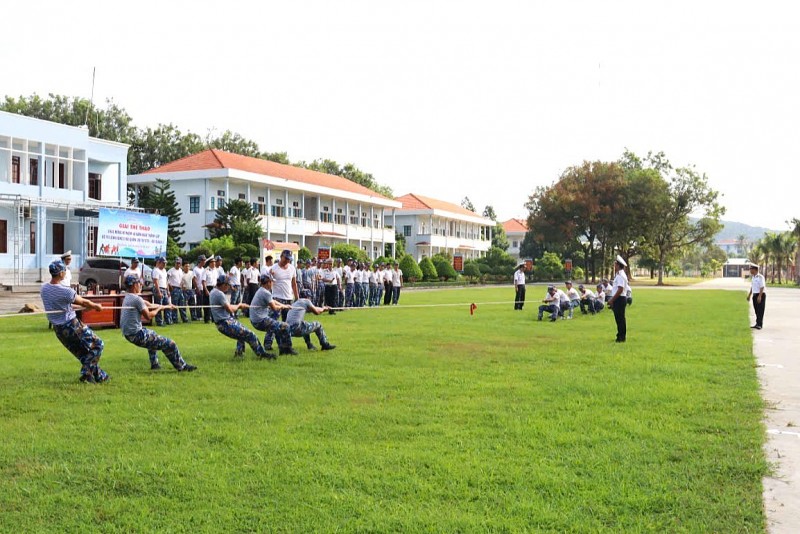 Sôi nổi trò chơi kéo co tại Lữ đoàn 127. Sôi nổi trò chơi kéo co tại Lữ đoàn 127.