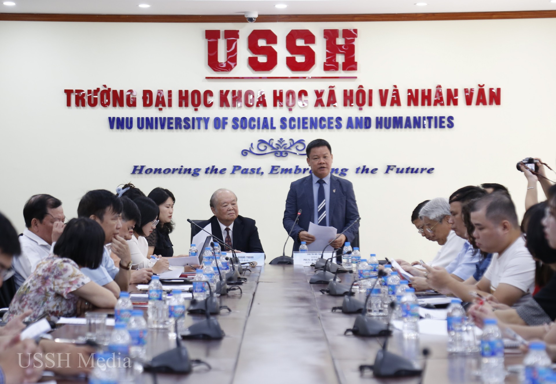 Hội thảo khoa học quốc tế “Hồ Chí Minh – Vì một thế giới hòa bình, hữu nghị và phát triển”. (Ảnh: ussh.vnu.edu.vn) Hội thảo khoa học quốc tế “Hồ Chí Minh – Vì một thế giới hòa bình, hữu nghị và phát triển”. (Ảnh: ussh.vnu.edu.vn)