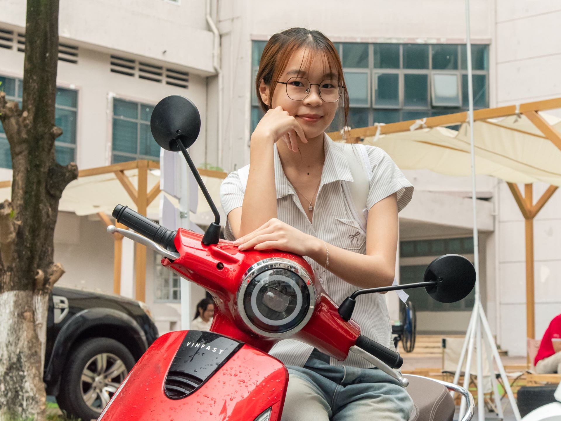 Trải nghiệm xe máy điện VinFast, nhiều bạn trẻ tranh thủ lên đời sớm để hưởng ưu đãi Trải nghiệm xe máy điện VinFast, nhiều bạn trẻ tranh thủ lên đời sớm để hưởng ưu đãi
