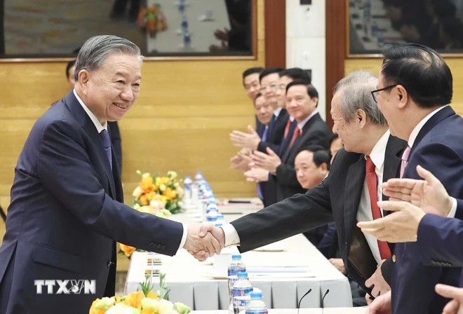 Tổng Bí thư: Ban Đối ngoại TW cần đặt lợi ích quốc gia, dân tộc lên trên hết Tổng Bí thư: Ban Đối ngoại TW cần đặt lợi ích quốc gia, dân tộc lên trên hết