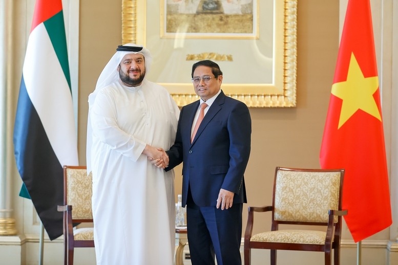 Thủ tướng Phạm Minh Chính và Bộ trưởng Bộ Đầu tư UAE Mohammed Bin Hassan Al Suwaidi - Ảnh: VGP Thủ tướng Phạm Minh Chính và Bộ trưởng Bộ Đầu tư UAE Mohammed Bin Hassan Al Suwaidi - Ảnh: VGP