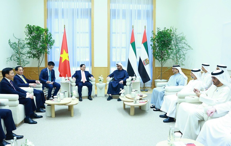Tổng thống Sheikh Mohammed bin Zayed Al Nahyan khẳng định sẽ tạo điều kiện cho người Việt ổn định cuộc sống tại UAE, ủng hộ việc thành lập Trung tâm Văn hóa Việt Nam tại UAE - Ảnh: VGP/Nhật Bắc Tổng thống Sheikh Mohammed bin Zayed Al Nahyan khẳng định sẽ tạo điều kiện cho người Việt ổn định cuộc sống tại UAE, ủng hộ việc thành lập Trung tâm Văn hóa Việt Nam tại UAE - Ảnh: VGP/Nhật Bắc