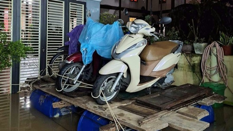 Quảng Bình: Hơn 15 nghìn ngôi nhà ngập lụt, nhiều tuyến đường bị tắc Quảng Bình: Hơn 15 nghìn ngôi nhà ngập lụt, nhiều tuyến đường bị tắc