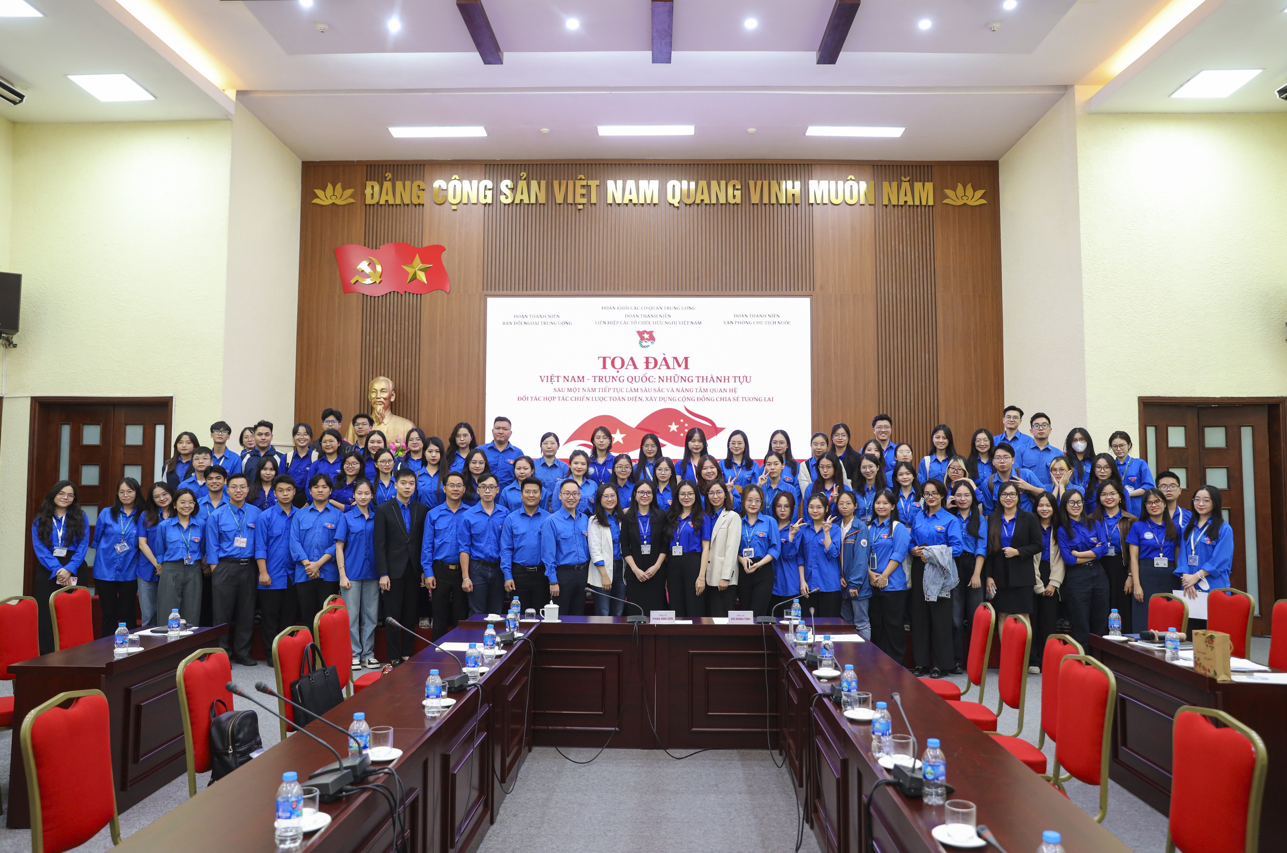 Tiềm năng thúc đẩy quan hệ hợp tác Việt Nam - Trung Quốc dưới góc nhìn thanh niên Tiềm năng thúc đẩy quan hệ hợp tác Việt Nam - Trung Quốc dưới góc nhìn thanh niên