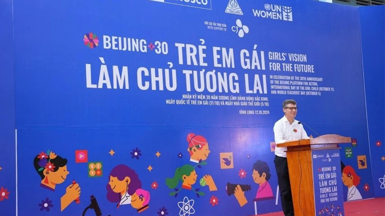 Celebrating Girls’ Vision for the Future in Vinh Long Celebrating Girls’ Vision for the Future in Vinh Long