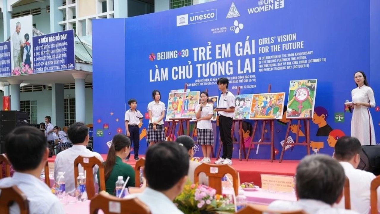 Celebrating Girls’ Vision for the Future in Vinh Long Celebrating Girls’ Vision for the Future in Vinh Long