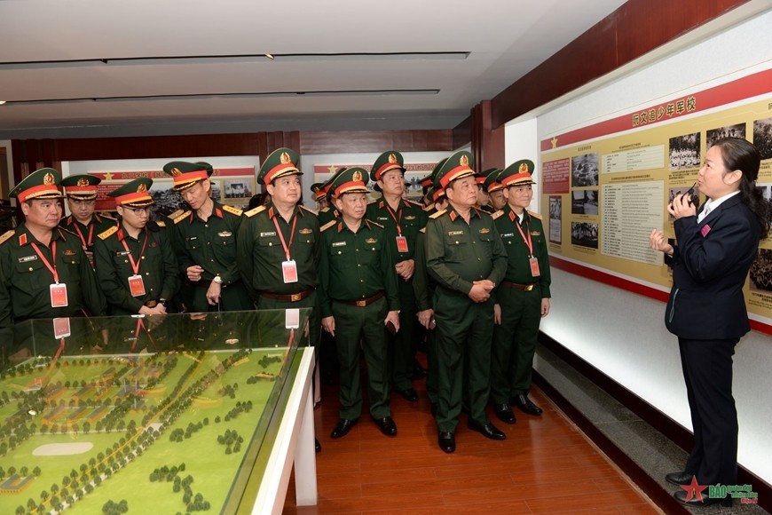 Việt Nam - Trung Quốc: Kế thừa hữu nghị, chung tay tiến lên Việt Nam - Trung Quốc: Kế thừa hữu nghị, chung tay tiến lên