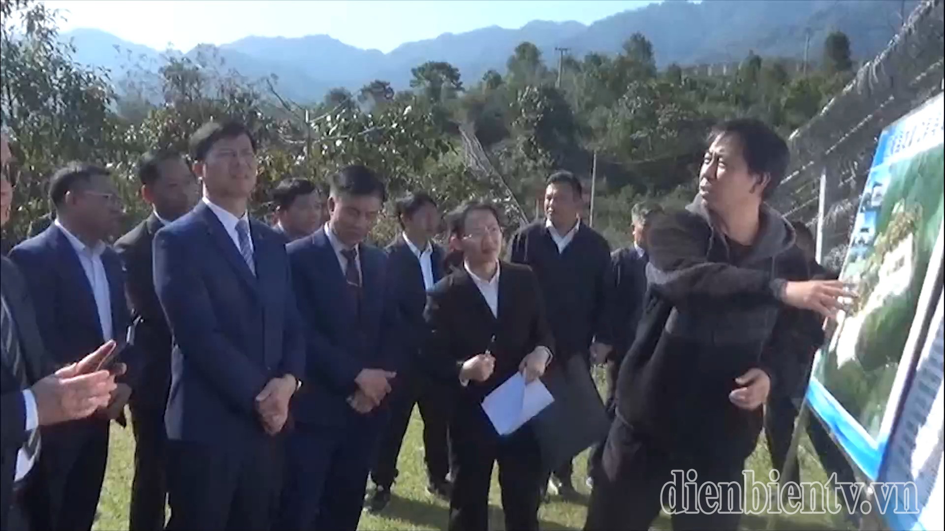 Sớm nâng cấp lối mở A Pa Chải (Điện Biên) - Long Phú (Trung Quốc) thành cửa khẩu song phương Sớm nâng cấp lối mở A Pa Chải (Điện Biên) - Long Phú (Trung Quốc) thành cửa khẩu song phương