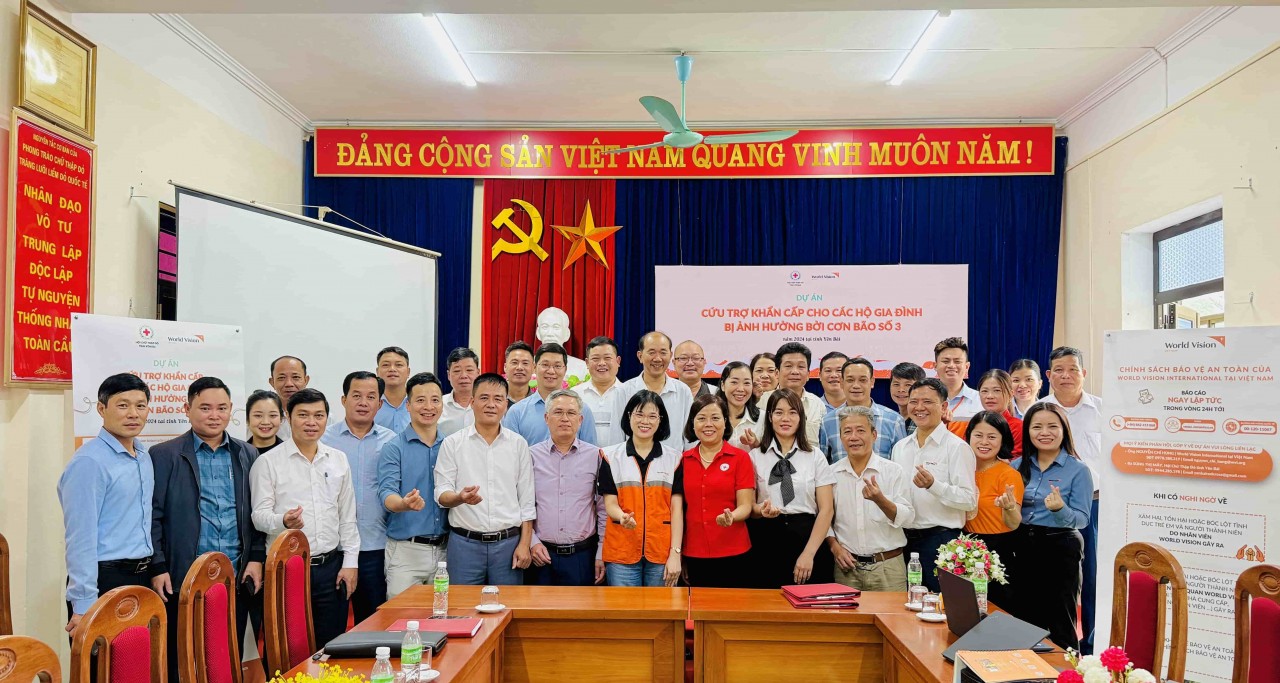 Project launch of “Emergency Relief for Households Affected by Typhoon No. 3 in 2024” in Yen Bai province. 