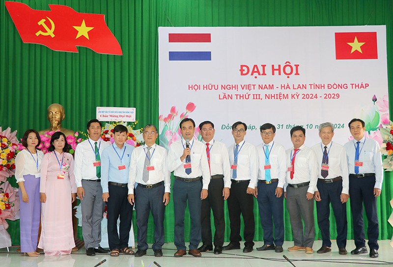 Ban Chấp hành Hội Hữu nghị Việt Nam - Hà Lan tỉnh khóa III, nhiệm kỳ 2024 - 2029 ra mắt trước Đại hội Ban Chấp hành Hội Hữu nghị Việt Nam - Hà Lan tỉnh khóa III, nhiệm kỳ 2024 - 2029 ra mắt trước Đại hội