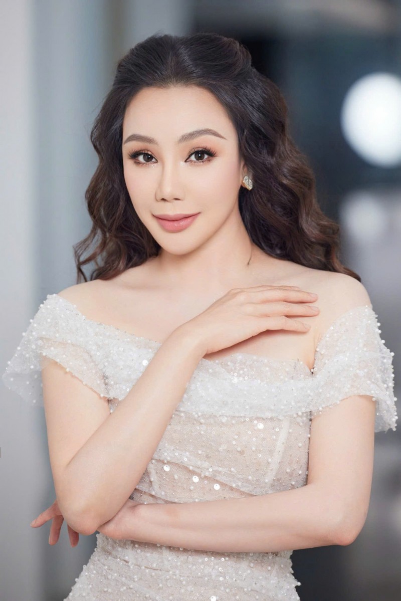 Hồ Quỳnh Hương bắt tay các “đồng môn”, làm liveshow tri ân cô giáo Hà Thuỷ nhân dịp 20/11 Hồ Quỳnh Hương bắt tay các “đồng môn”, làm liveshow tri ân cô giáo Hà Thuỷ nhân dịp 20/11