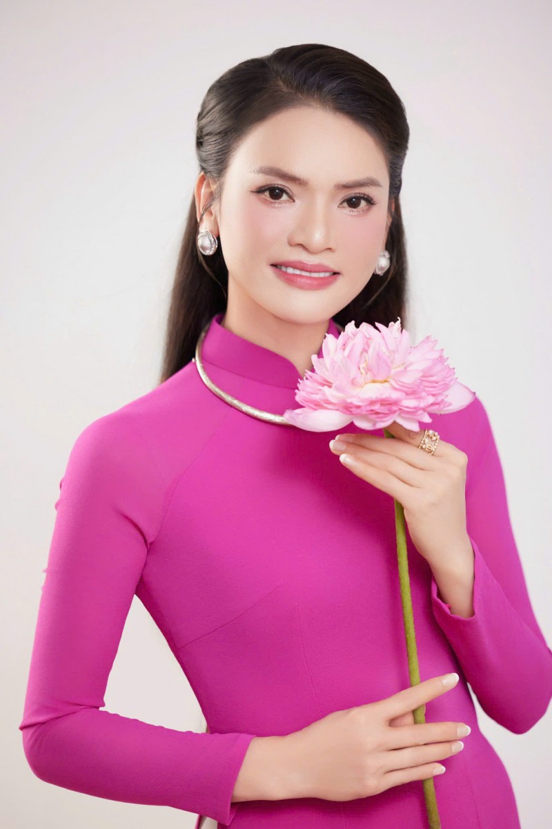 Hồ Quỳnh Hương bắt tay các “đồng môn”, làm liveshow tri ân cô giáo Hà Thuỷ nhân dịp 20/11 Hồ Quỳnh Hương bắt tay các “đồng môn”, làm liveshow tri ân cô giáo Hà Thuỷ nhân dịp 20/11