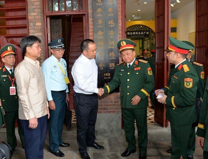 Đoàn đại biểu cấp cao Bộ Quốc phòng Việt Nam thăm và làm việc tại Quảng Đông (Trung Quốc) Đoàn đại biểu cấp cao Bộ Quốc phòng Việt Nam thăm và làm việc tại Quảng Đông (Trung Quốc)