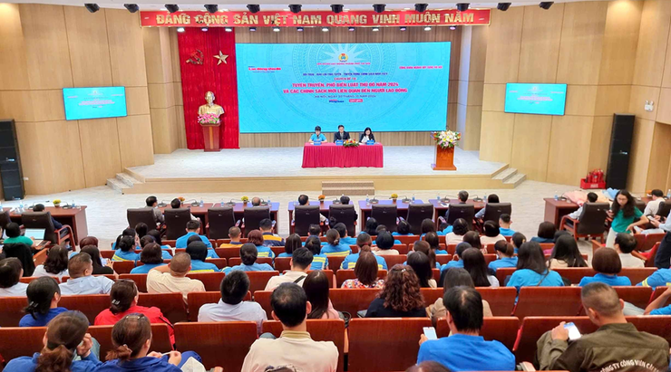 Quang cảnh buổi Đối thoại (Ảnh: T.L), Quang cảnh buổi Đối thoại (Ảnh: T.L),