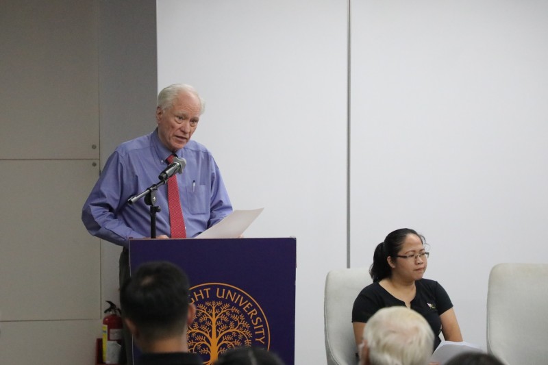 Ngày 10/10, Dick Hughes tham gia buổi trò chuyện “Lắng nghe tiếng gọi trực giác: Chất độc màu da cam – Những tiếng nói của sức mạnh, sự kiên cường và vận động chính sách” được tổ chức tại Trường Đại học Fullbright Việt Nam. Ngày 10/10, Dick Hughes tham gia buổi trò chuyện “Lắng nghe tiếng gọi trực giác: Chất độc màu da cam – Những tiếng nói của sức mạnh, sự kiên cường và vận động chính sách” được tổ chức tại Trường Đại học Fullbright Việt Nam.