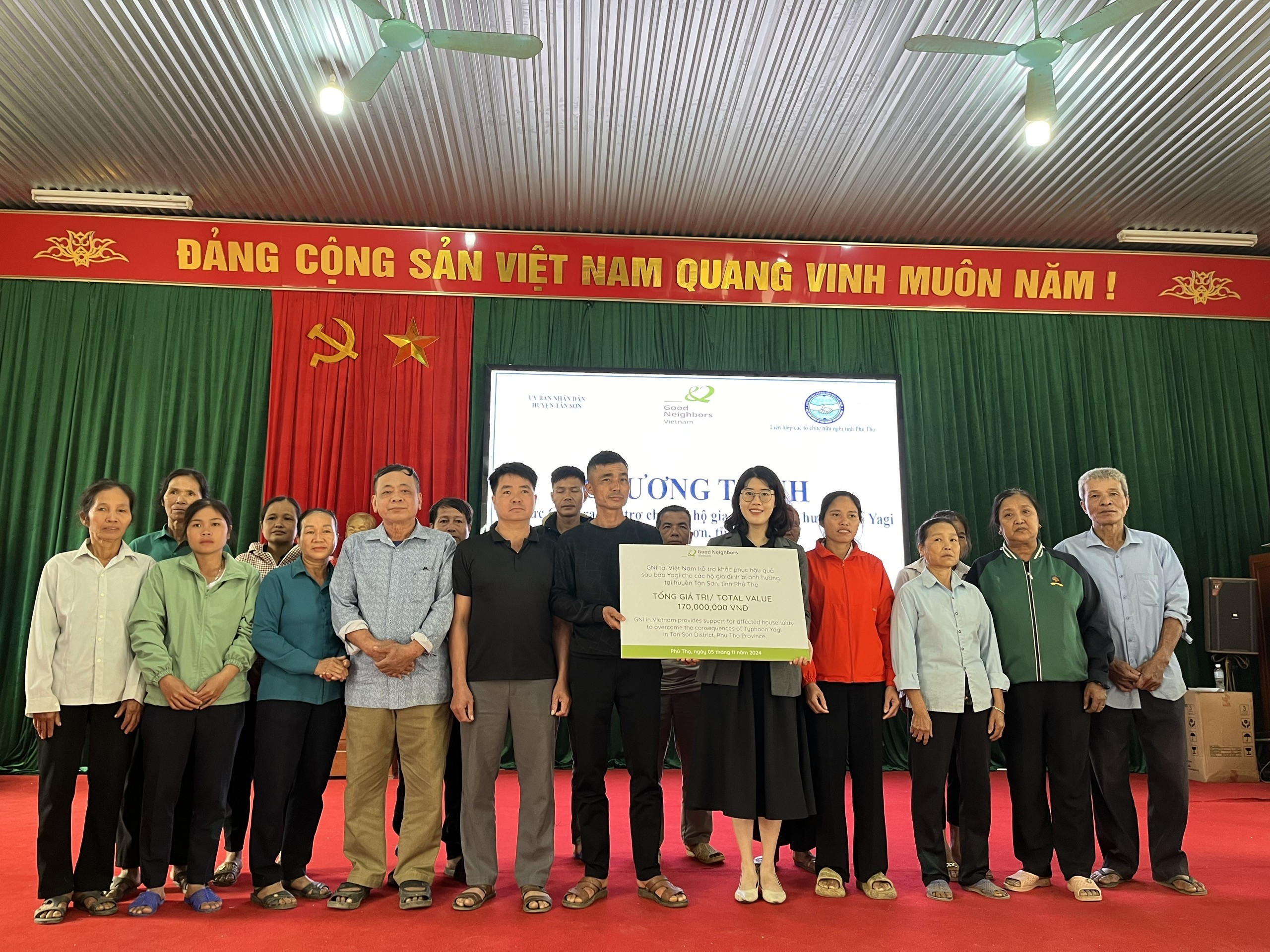 GNI trao tiền hỗ trợ 17 hộ nghèo tại xã Kim Thượng (Phú Thọ) GNI trao tiền hỗ trợ 17 hộ nghèo tại xã Kim Thượng (Phú Thọ)