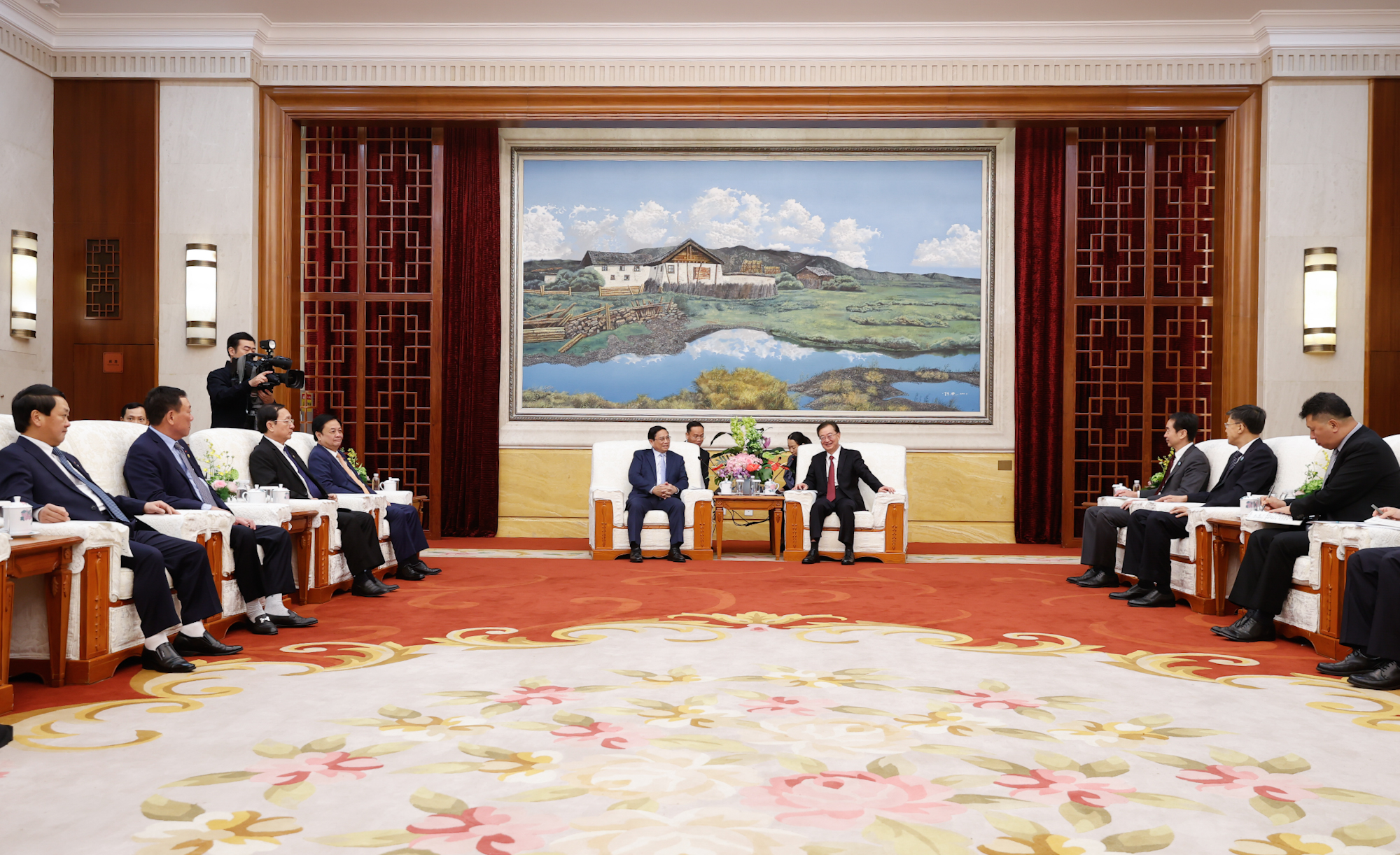 Thủ tướng: Đưa Vân Nam và Lào Cai trở thành trung tâm kết nối giao thương giữa Trung Quốc với ASEAN- Ảnh 3. Thủ tướng: Đưa Vân Nam và Lào Cai trở thành trung tâm kết nối giao thương giữa Trung Quốc với ASEAN- Ảnh 3.