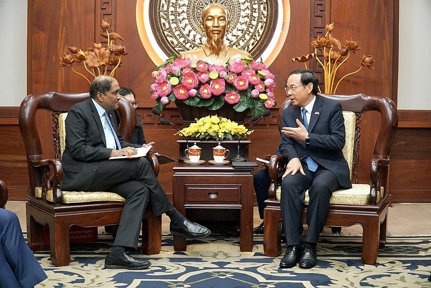 Singapore Looks to Enhance Cooperation with Vietnam's Southern Key Economic Zone Singapore Looks to Enhance Cooperation with Vietnam's Southern Key Economic Zone
