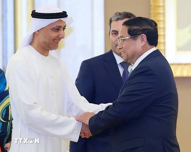 Prime Minister Welcomes UAE Corporations' Investment in Vietnam PM Welcomes Increased UAE Investment in Vietnam