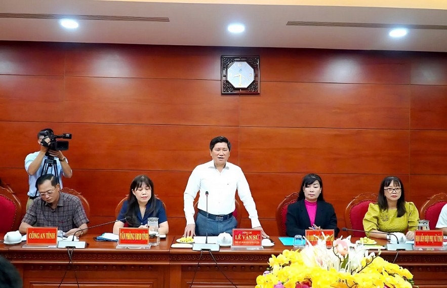 Ca Mau Utilizes Support from Foreign Non-governmental Organizations Ca Mau Utilizes Support from Foreign Non-governmental Organizations