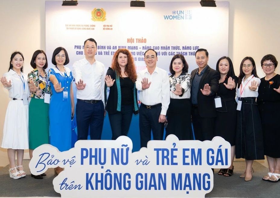 The workshop was organized by The Department of Cyber Security and High-Tech Crime Prevention - Ministry of Public Security (MPS), in collaboration with the Women's Union of the Ministry of Public Security and UN Women in Vietnam. The workshop discussed cyber threats toward women and girls and equipped them with the knowledge and resilience needed to effectively navigate and respond to these cyber threats. The workshop was organized by The Department of Cyber Security and High-Tech Crime Prevention - Ministry of Public Security (MPS), in collaboration with the Women's Union of the Ministry of Public Security and UN Women in Vietnam. The workshop discussed cyber threats toward women and girls and equipped them with the knowledge and resilience needed to effectively navigate and respond to these cyber threats.
