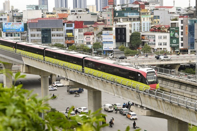Tuyến đường sắt đô thị Nhổn - ga Hà Nội đoạn trên cao (Ảnh: T.L). Tuyến đường sắt đô thị Nhổn - ga Hà Nội đoạn trên cao (Ảnh: T.L).